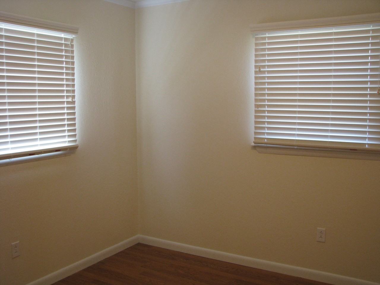 2020 Yorktown Street - Photo 6 of 10