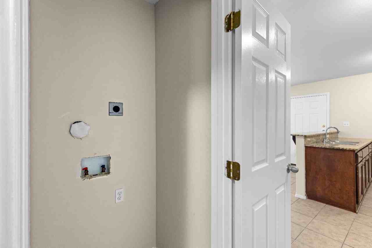 Portside Apartments - Photo 6 of 20