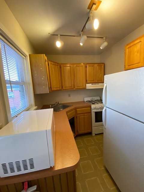 522 West Third Street, 2E - Photo 2 of 16
