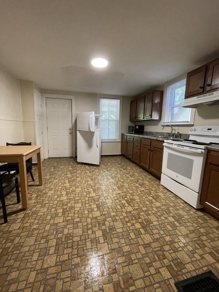 513 8th Avenue 1F - Photo 4 of 16