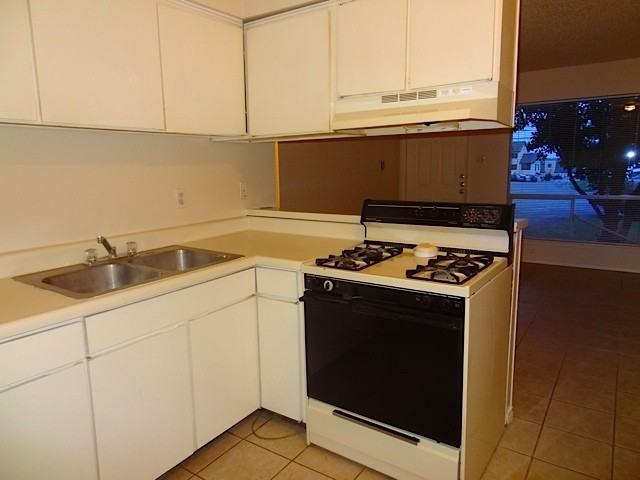 1231 North LBJ Drive - Photo 4 of 44