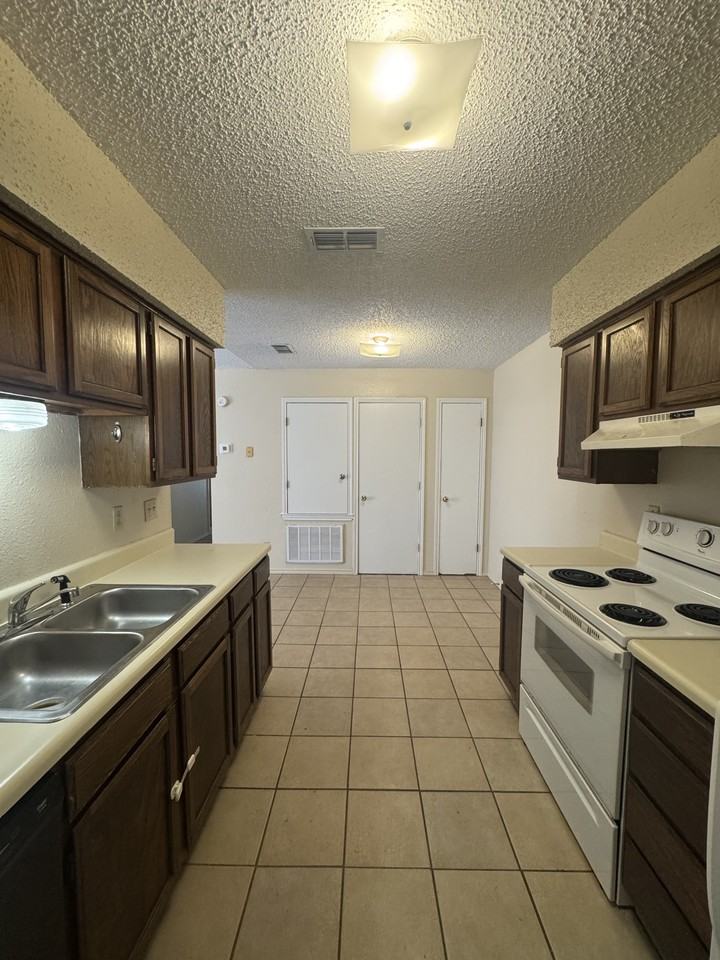 405 Whitetail Drive A - Photo 4 of 14