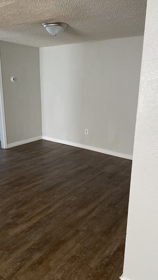 935 Linde Avenue - Photo 5 of 11