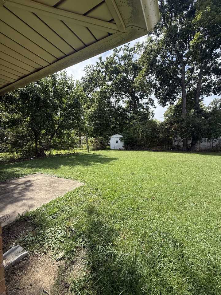 519 South Coventry Drive - Photo 2 of 9