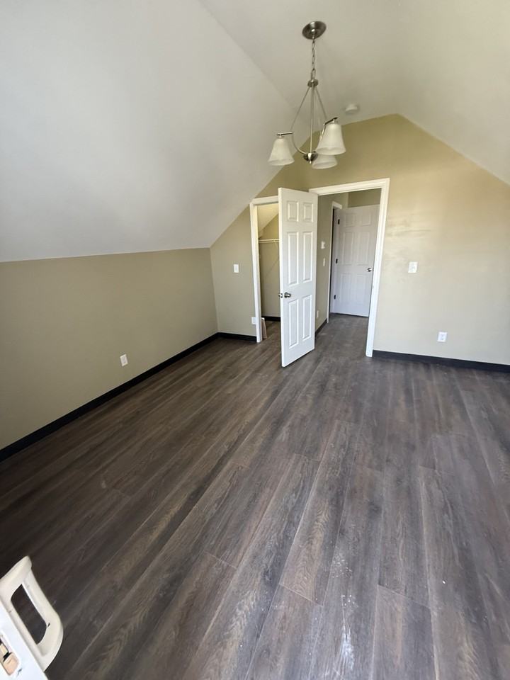 27 S Tuxedo - Photo 2 of 10