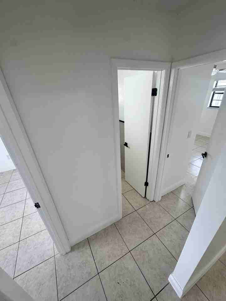 1130 West 37th Street - Photo 6 of 25
