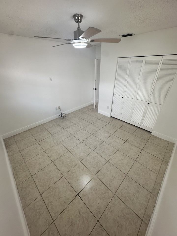 1130 West 37th Street - Photo 7 of 25