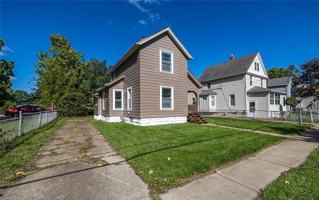 featured image of 353 S Maple St #1