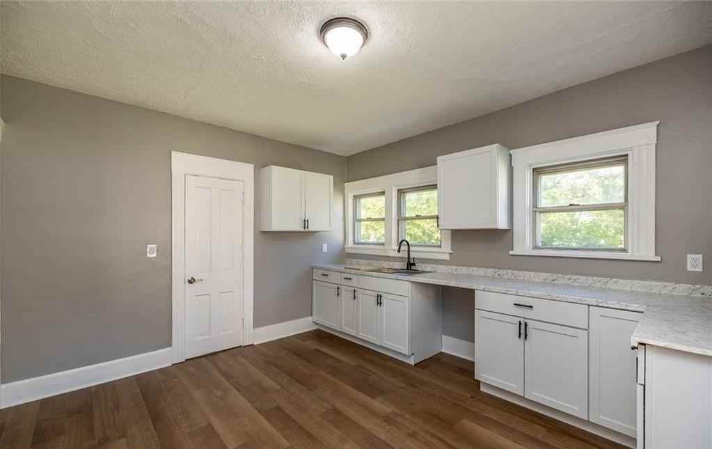 353 S Maple St #1 - Photo 7 of 25
