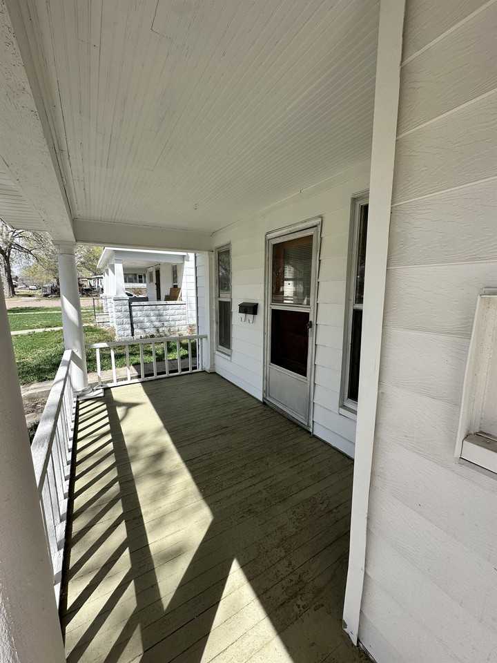 4 Plex - Photo 2 of 8