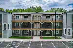 featured image of 303 Linwood St