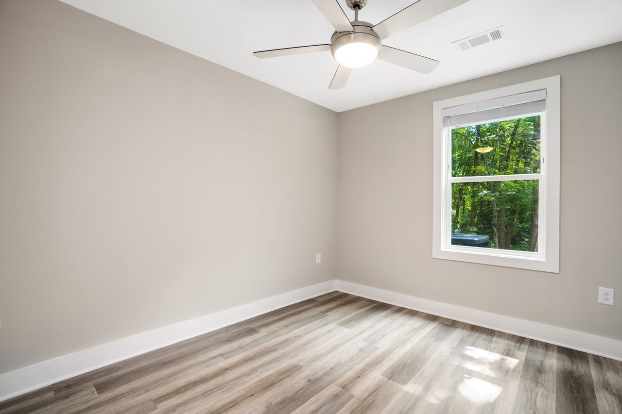 Linwood Creek Apartments - Photo 4 of 40