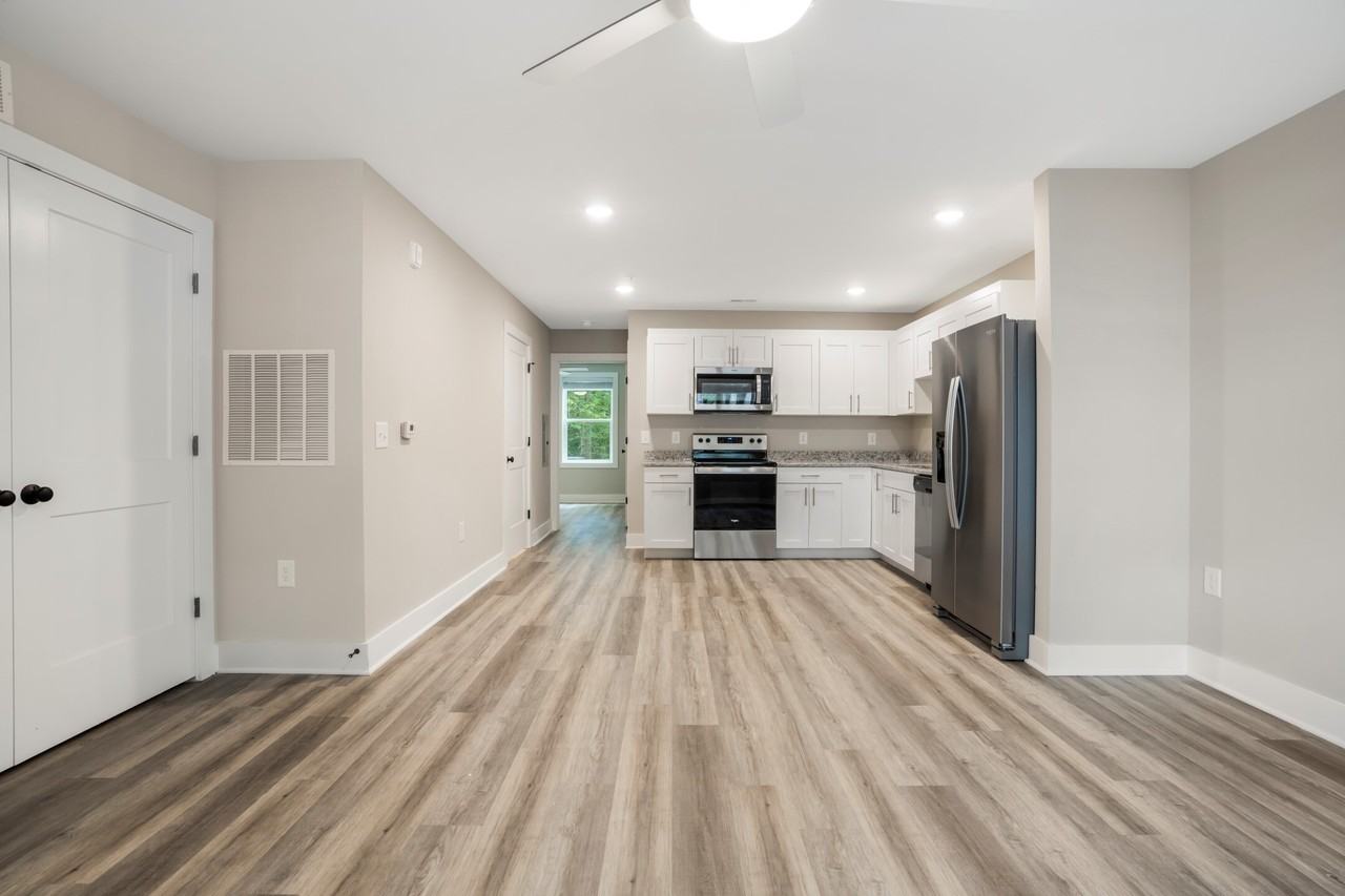 Linwood Creek Apartments - Photo 7 of 40