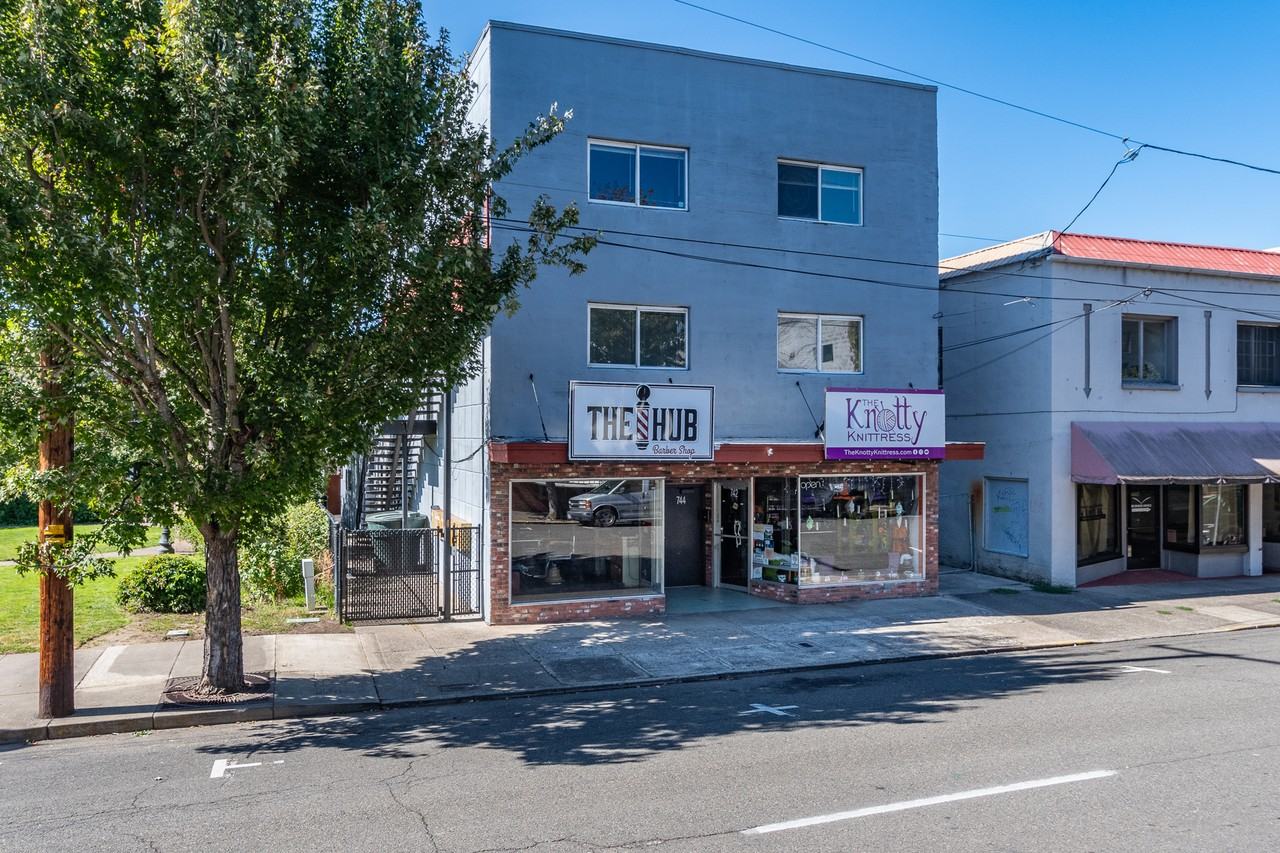 744 SE Jackson St. - Photo 3 of 50