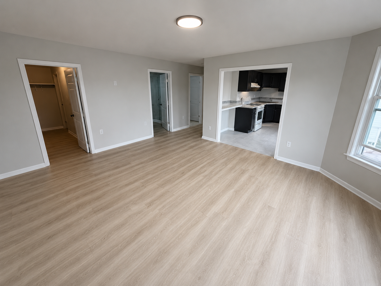 351 Montaup Street - Photo 3 of 7