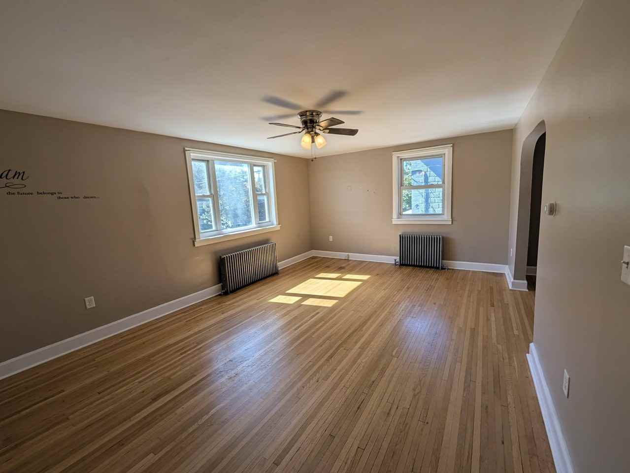 Cottage Apartments - Photo 4 of 27