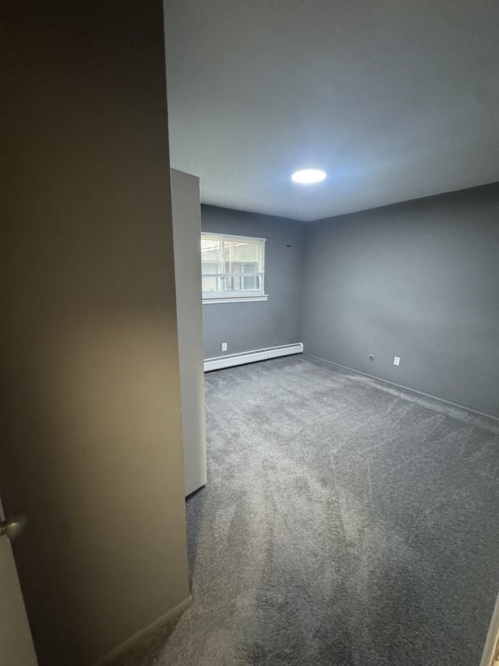 16235 Belmont Avenue - Photo 4 of 8