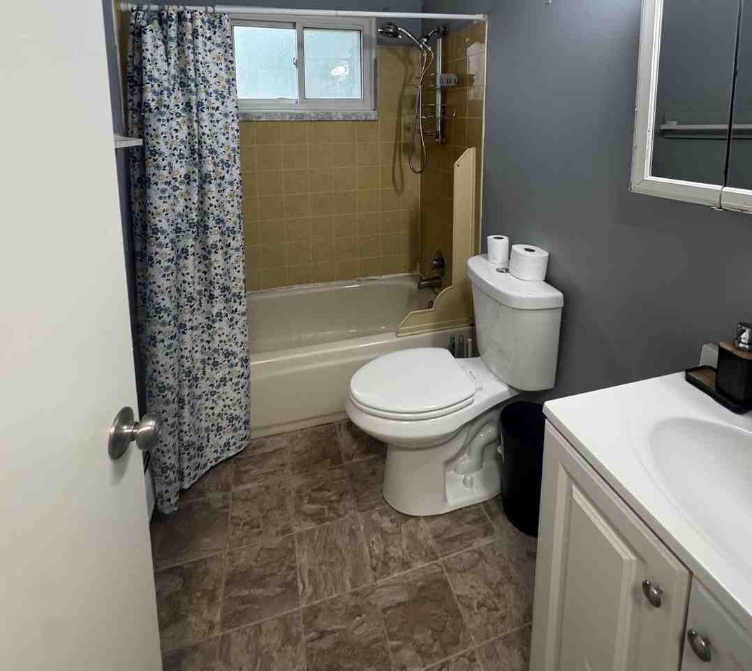 16235 Belmont Avenue - Photo 6 of 8