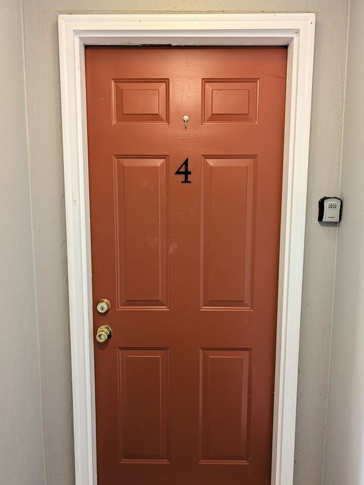 579 Guilford Ave #579-4 - Photo 3 of 27