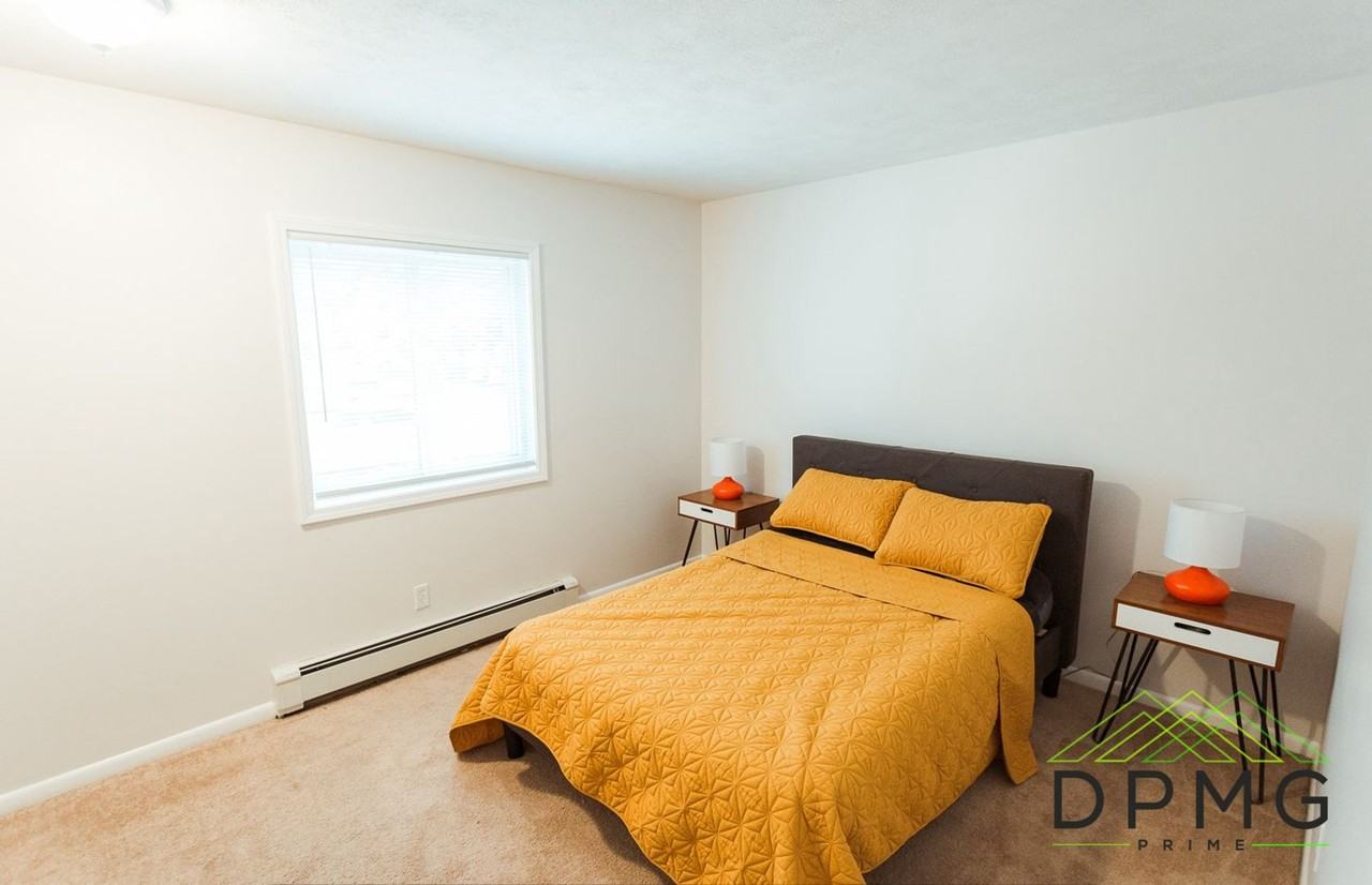 319 319 E Hillsdale - 16 #16 - Photo 2 of 30