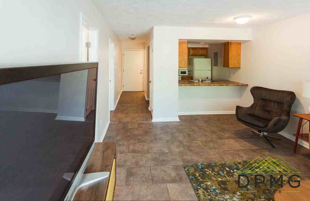 319 319 E Hillsdale - 6 #6 - Photo 6 of 31
