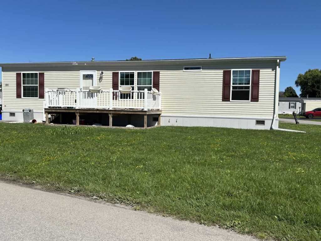 191 Ash St - Photo 4 of 19