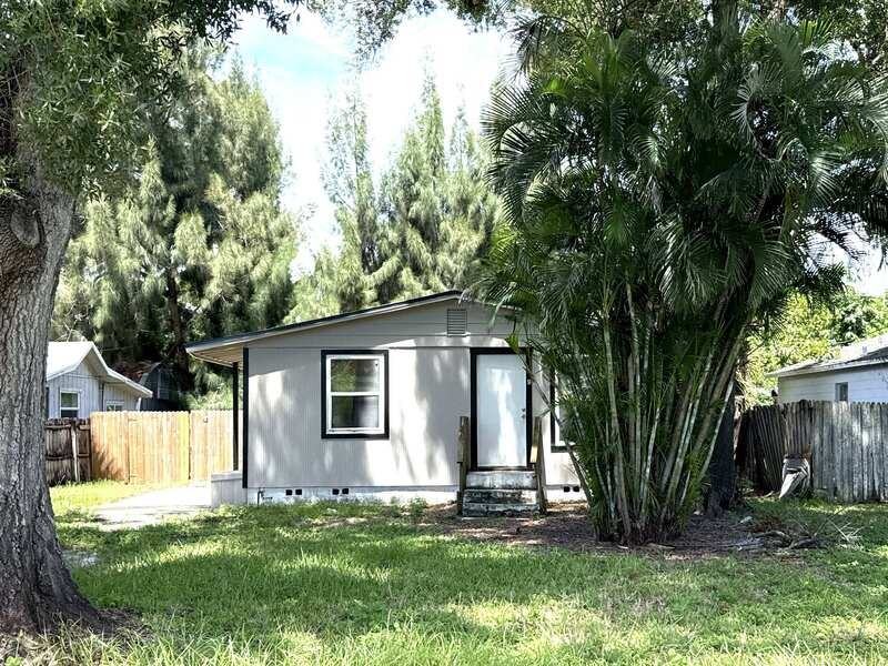 6709 49th Ave N - Photo 3 of 50