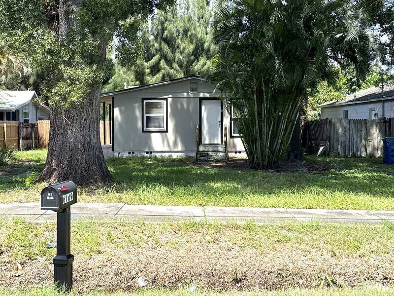 6709 49th Ave N - Photo 4 of 50