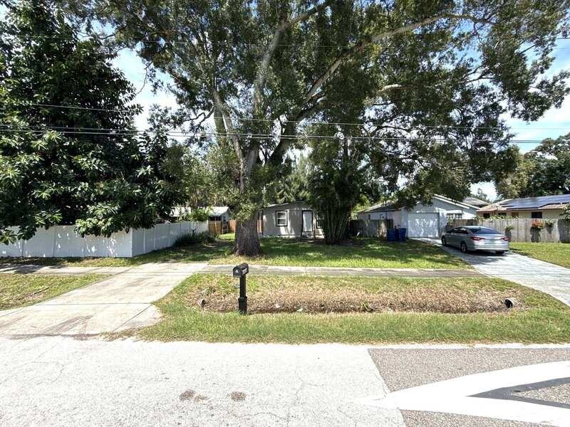 6709 49th Ave N - Photo 7 of 50