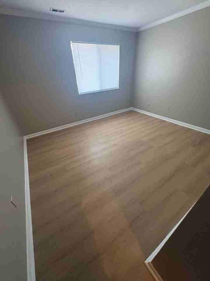 Giant Oaks Apartments - Photo 5 of 7