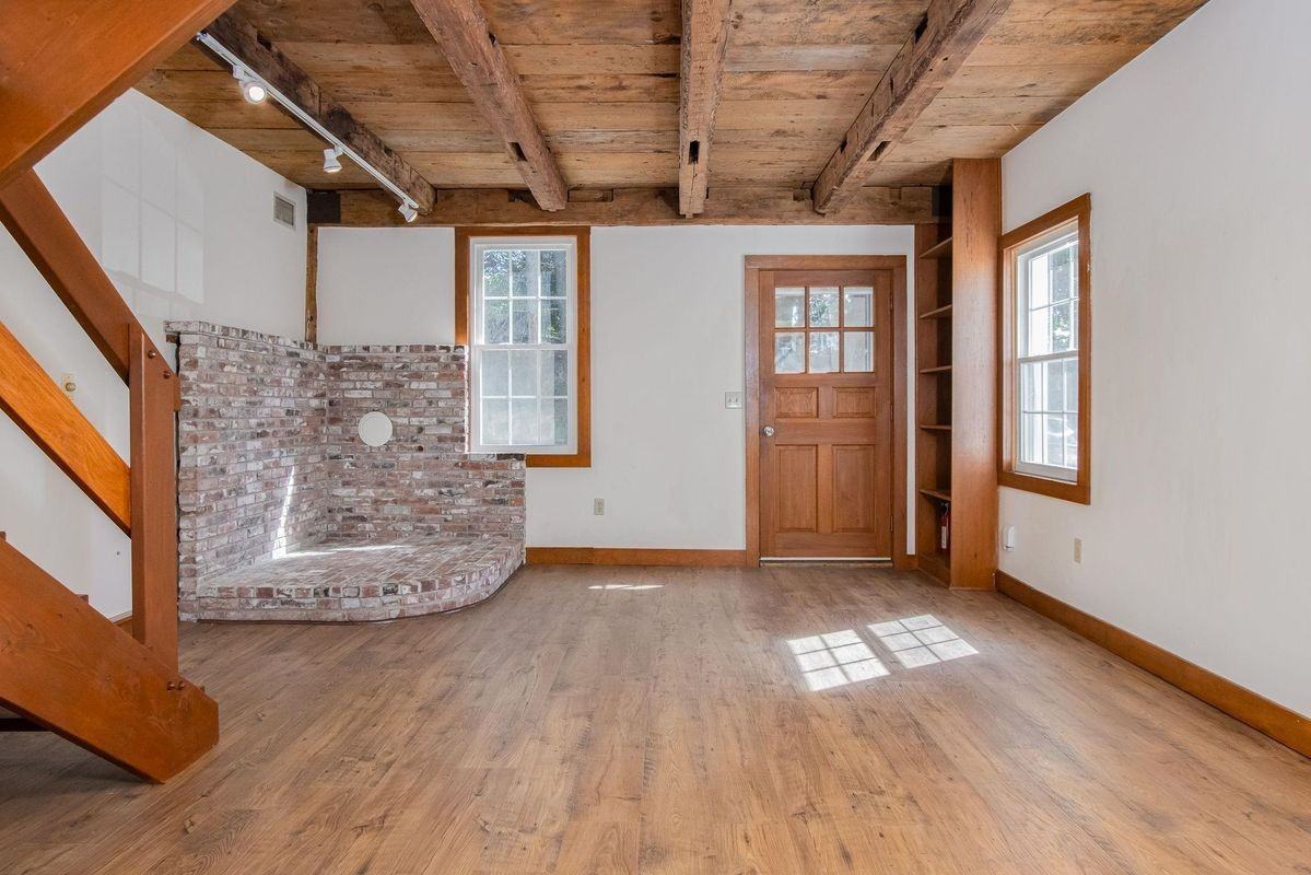 294 Pleasant St Apt B - Photo 6 of 43