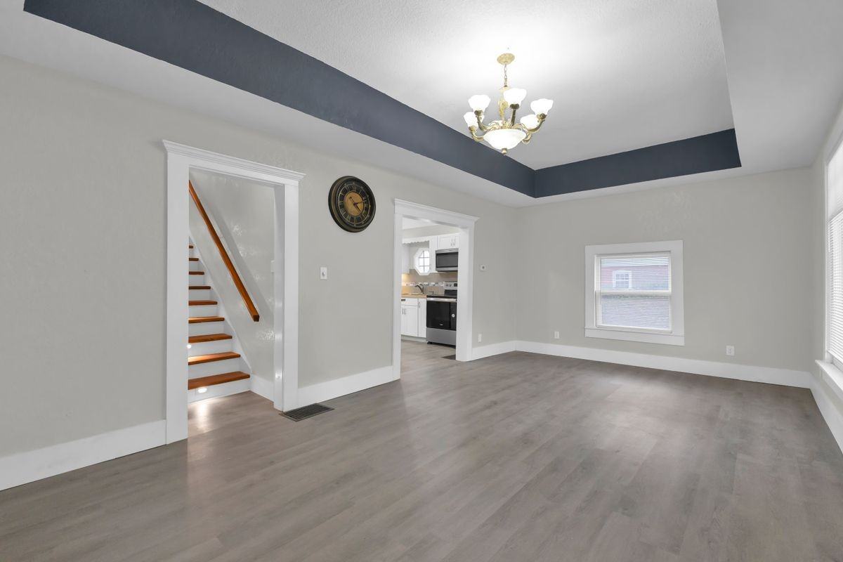 1407 Felix St - Photo 2 of 13