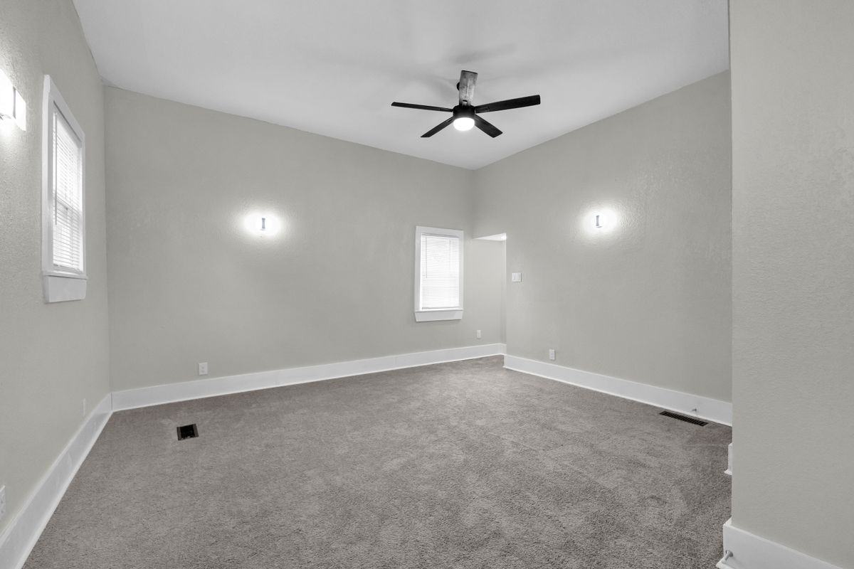 1407 Felix St - Photo 6 of 13