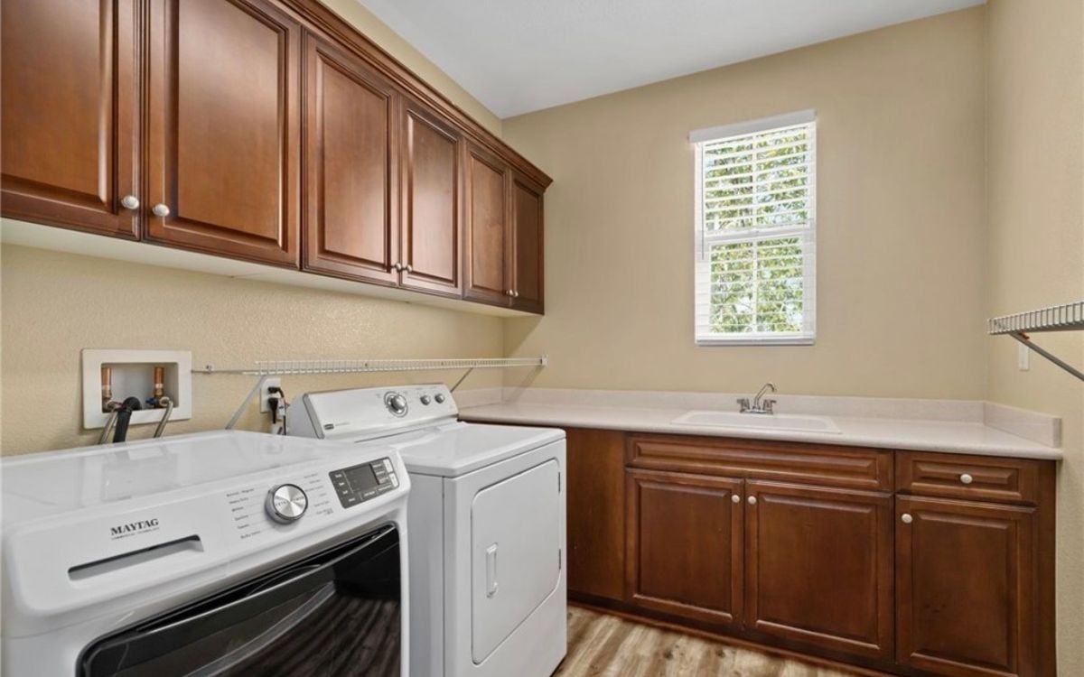 5073 Snowberry Dr - Photo 7 of 9