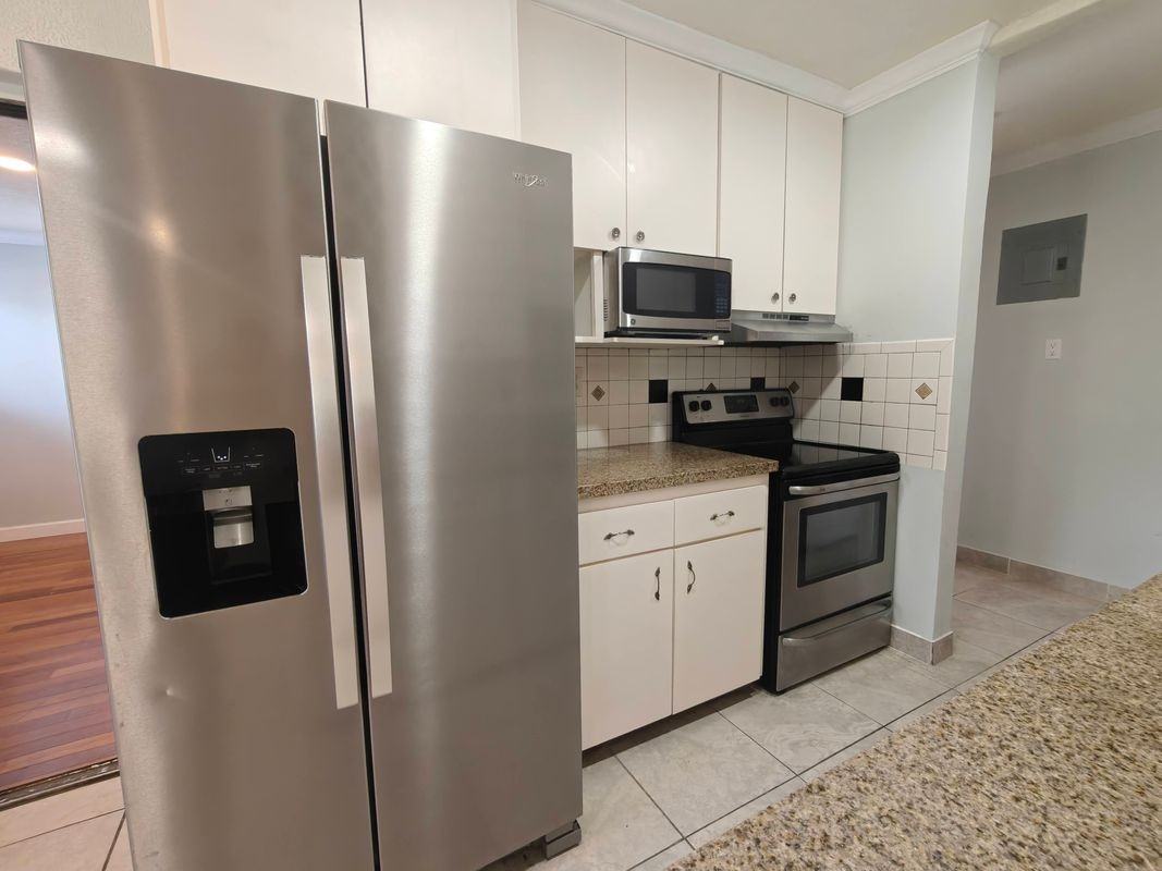 801 N 70th Way - Photo 4 of 32