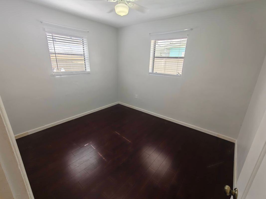 801 N 70th Way - Photo 5 of 32