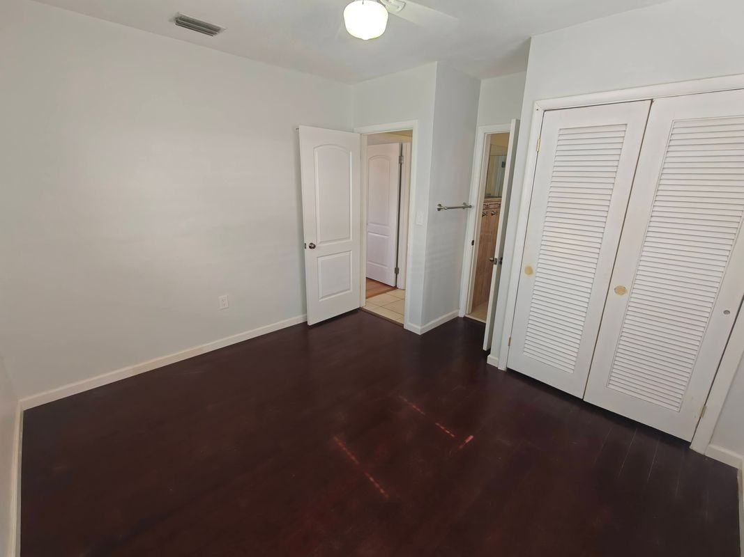 801 N 70th Way - Photo 6 of 32