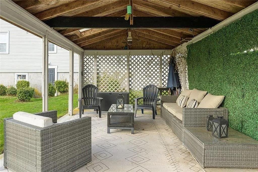 38 Collins St ##B - Photo 5 of 26