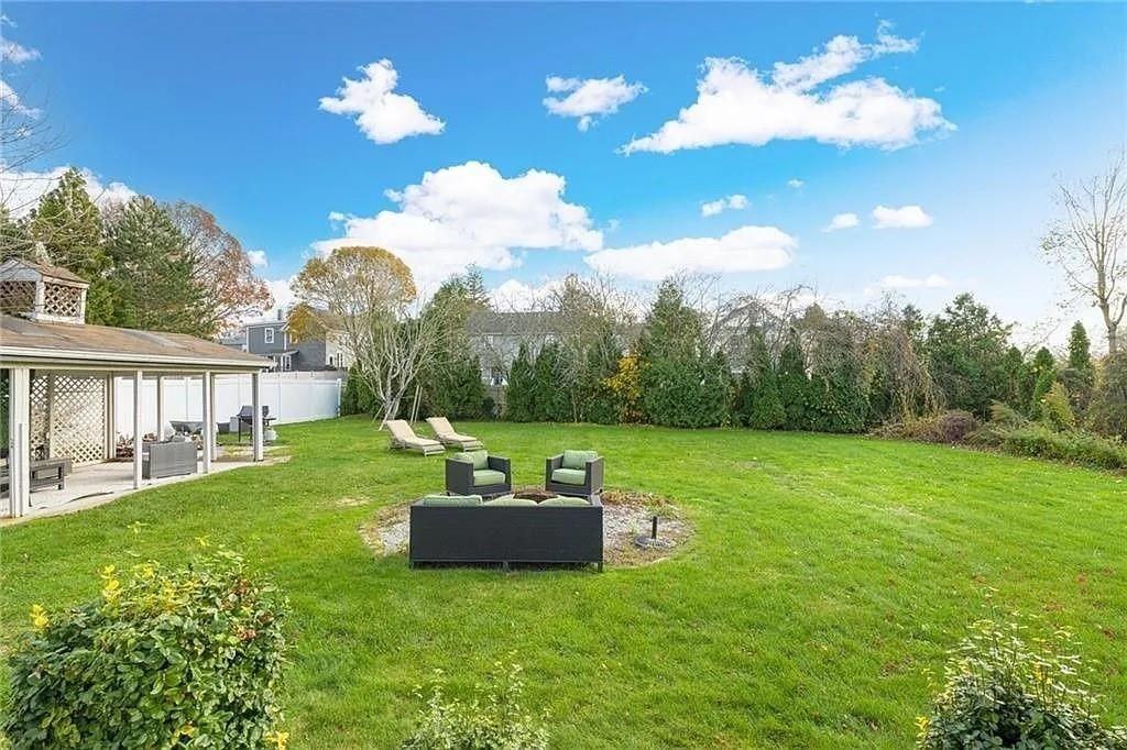 38 Collins St ##B - Photo 7 of 26