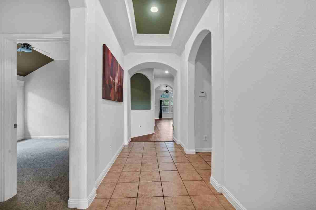 2811 Checker Dr - Photo 5 of 30