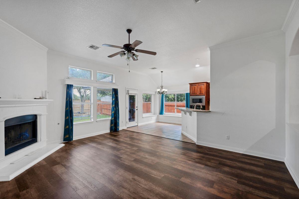 2811 Checker Dr - Photo 7 of 30