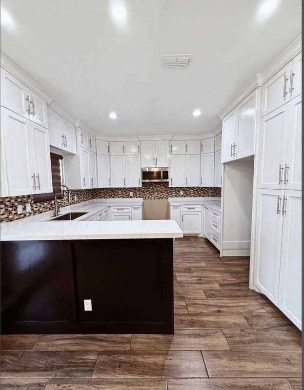 1934 Castillo St - Photo 5 of 10