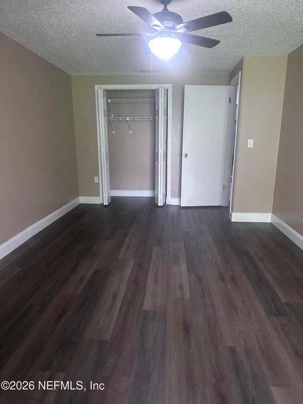 2628 Gifford Ave ##C - Photo 3 of 7