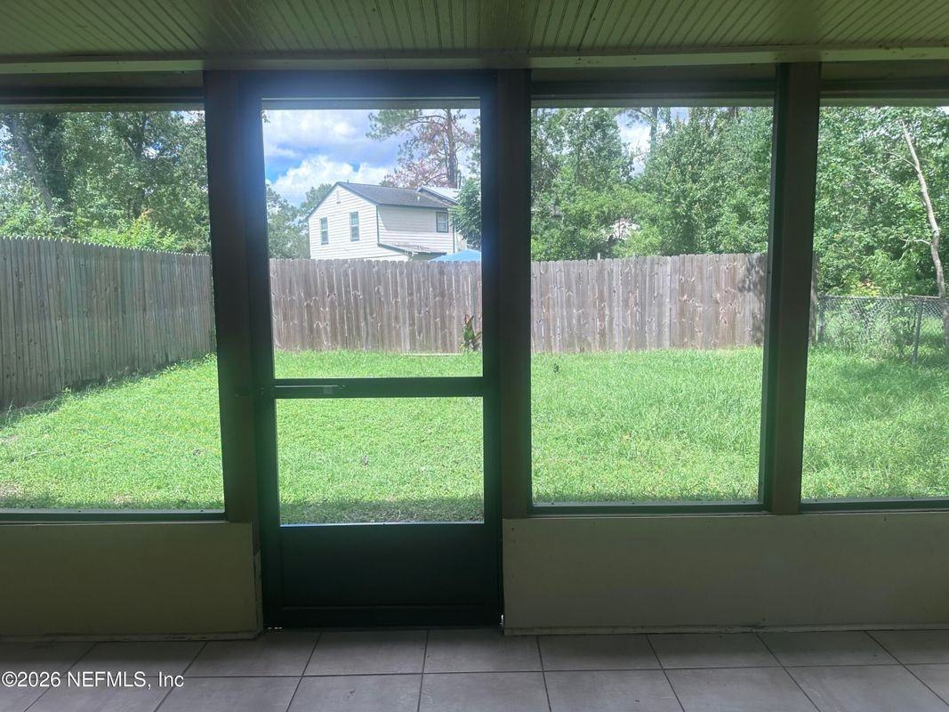 2628 Gifford Ave ##C - Photo 4 of 7