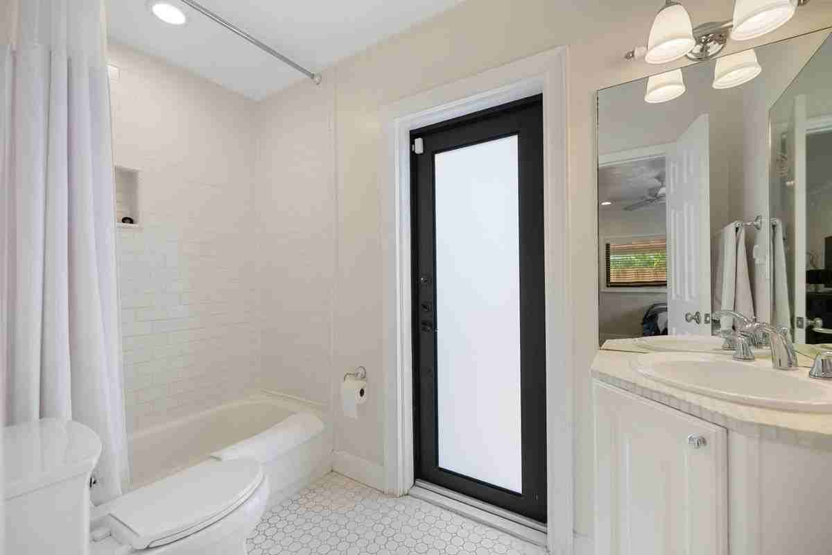 3211 Seaward Dr - Photo 5 of 16