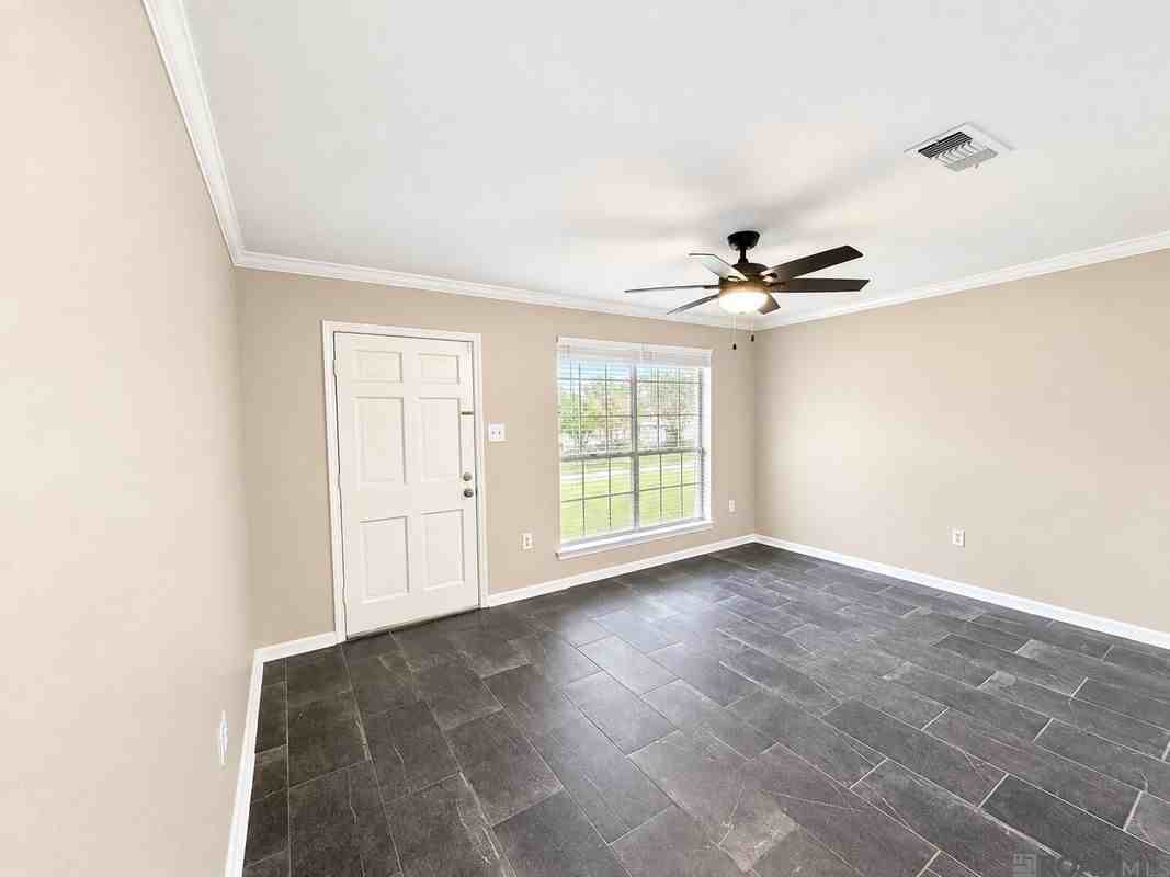 1218 Briarrose Dr - Photo 2 of 23