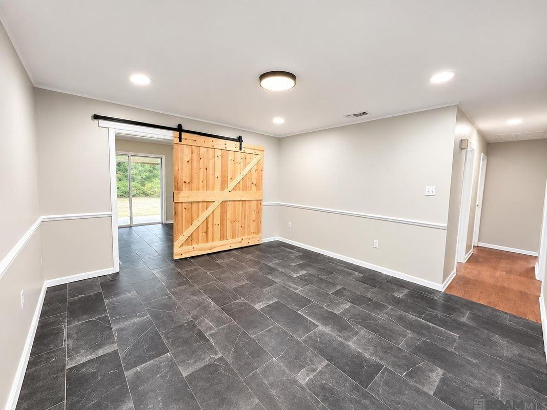 1218 Briarrose Dr - Photo 4 of 23