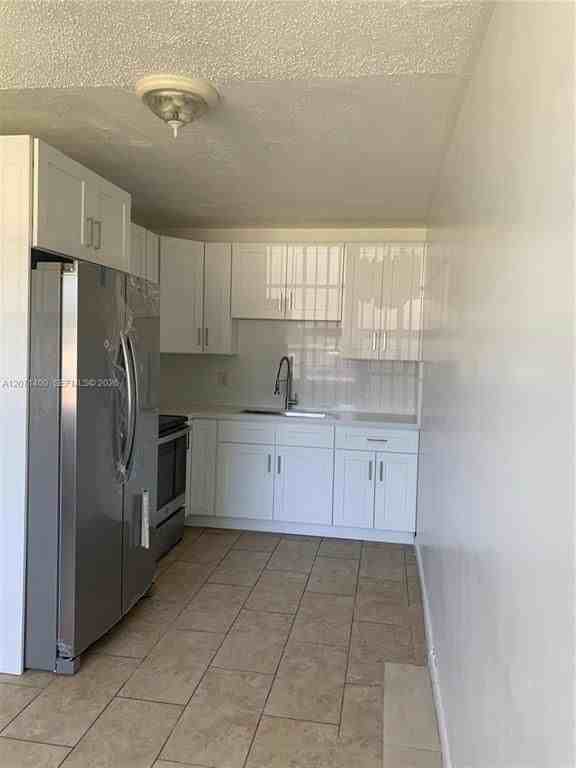 4501 Sw 25th St - Photo 3 of 9