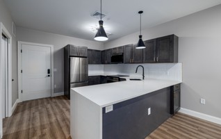 featured image of 920 Farmington Ave