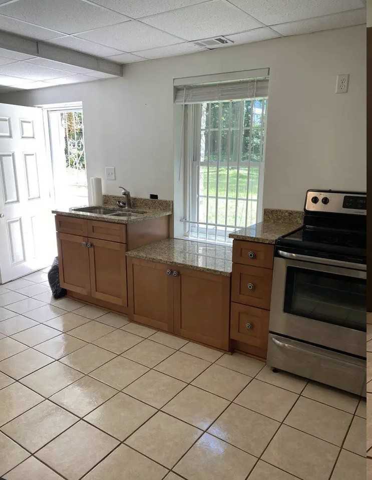 820 Hedge Drive - Photo 3 of 7